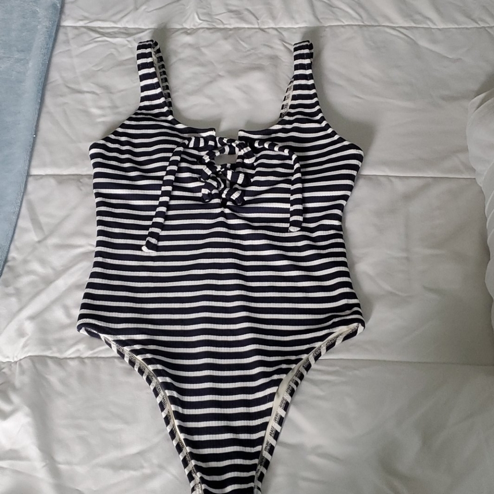 American eagle-aerie, swimsuit